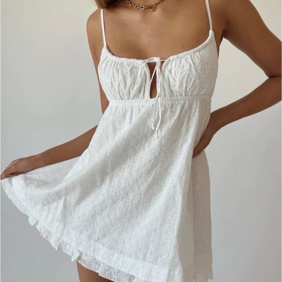 Princess Polly Dresses & Skirts - Princess Polly White Eyelet Babydoll Dress with Tie Front